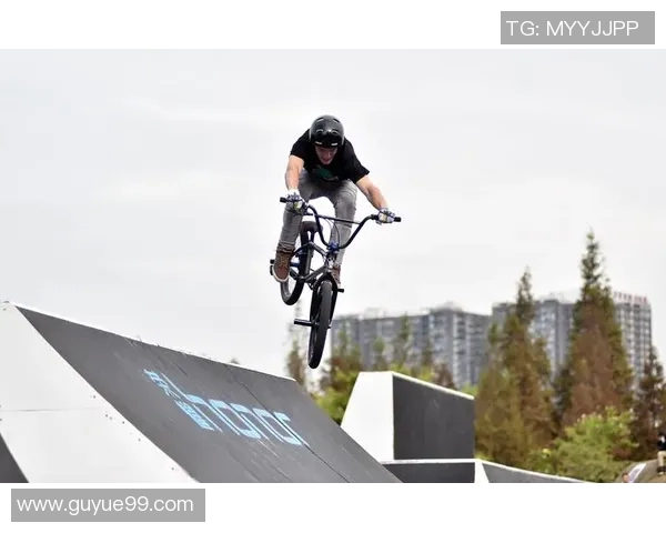 北京滑板队在极限运动世界杯中的力量表现与技术分析