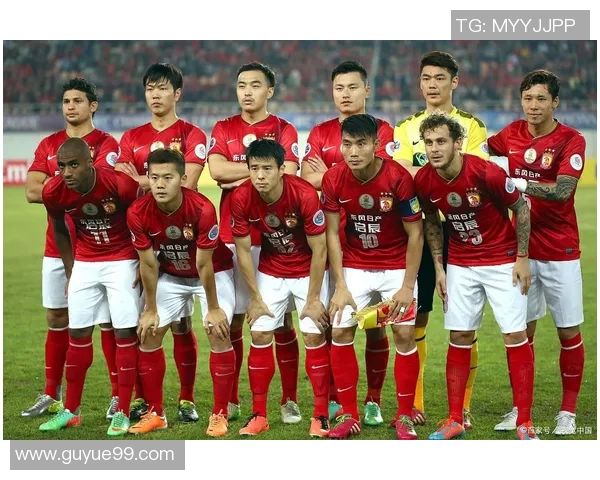 广州足球队技术争议引发热议球迷与专家观点碰撞分析 广州足球队技术争议引发热议球迷与专家观点碰撞分析